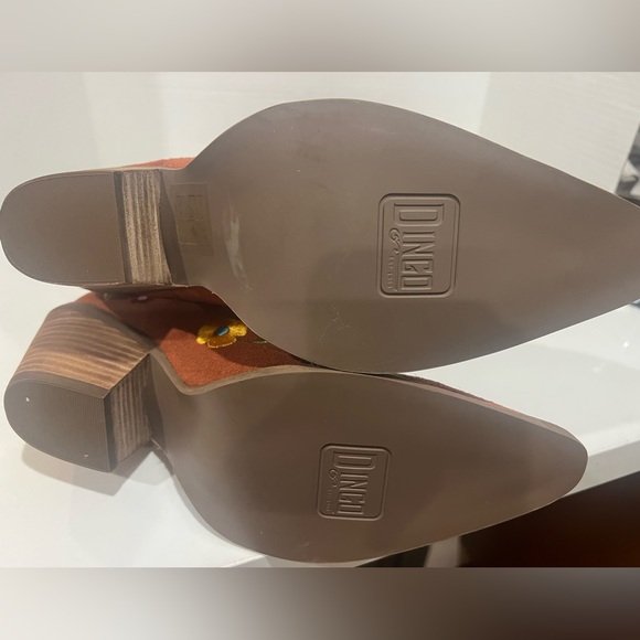 Dingo Flower Power Suede Embroidered Western Boots Womens Size 9.5 NEW! - Picture 12 of 13